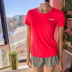 NWT - Adidas D2M, Design 2 Move, Solid Training Short Sleeve Tee, Size: X-Small
